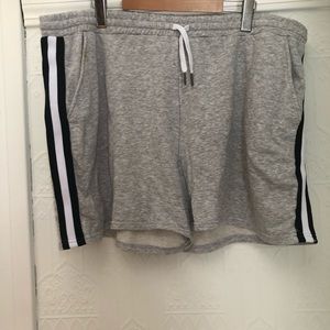 Sporty grey short